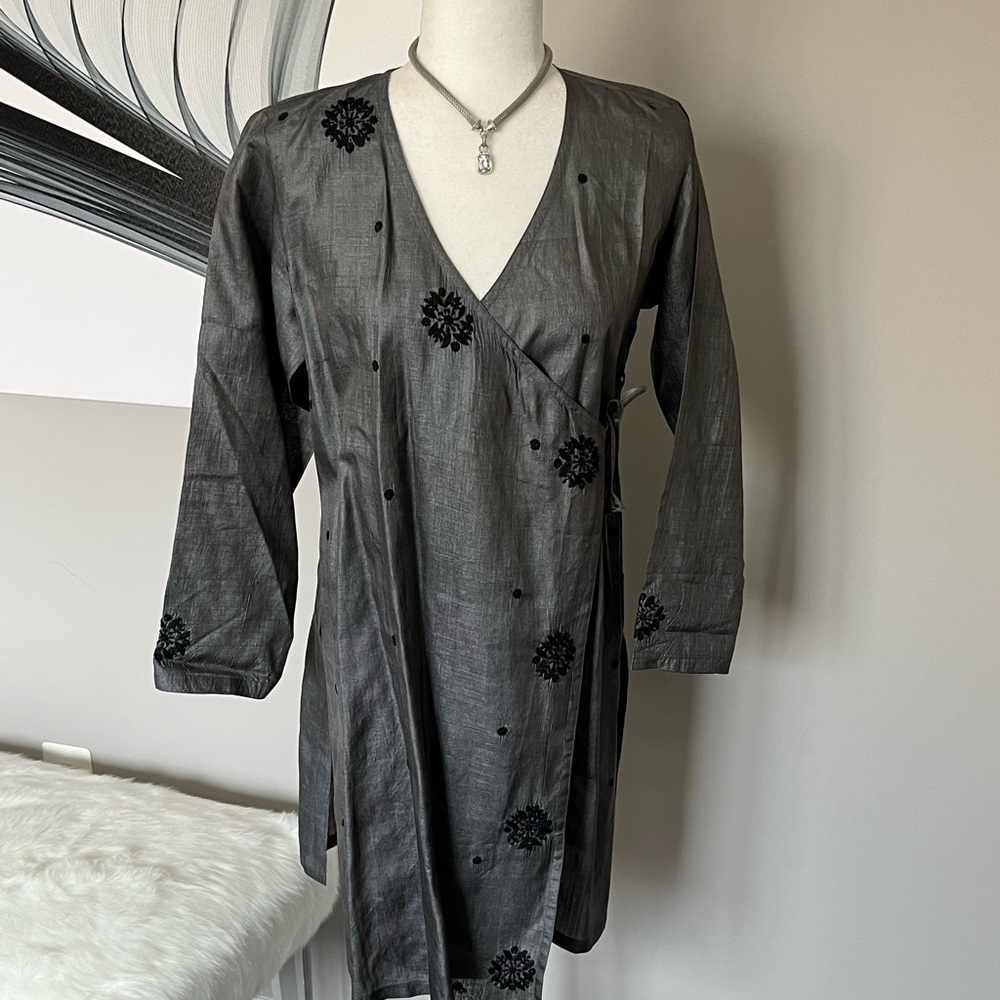 NWT FabIndia Wrap Around Gray Silk Embroidered Tunic Kurta Top